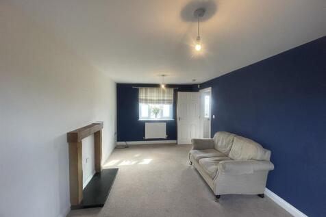 Living Room (1/2)