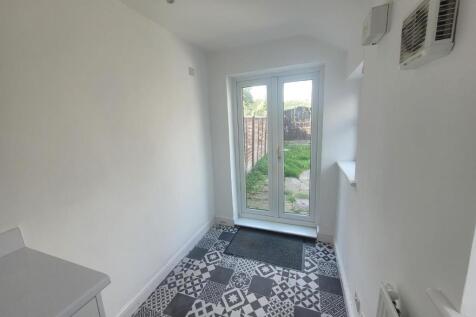 Ealing Terrace, Rushden photo 3