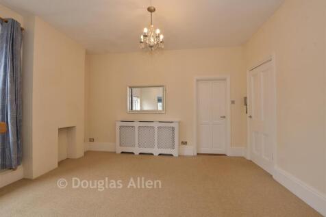 Lounge/Kitchen /Dining Room