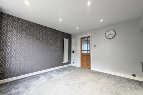 Cornmill Drive, Liversedge, West Yorkshire, WF15 photo 4