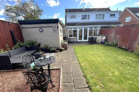 Rear Garden(1).jpg