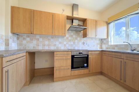 Queenswood Road, Wadsley Park Village, S6 photo 4