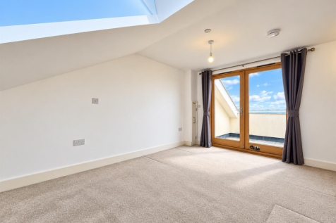 Seapoint Apartments,  Trebarwith Crescent photo 4
