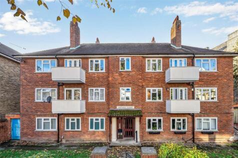 Flat, 4 Hatfield Court-2.jpg