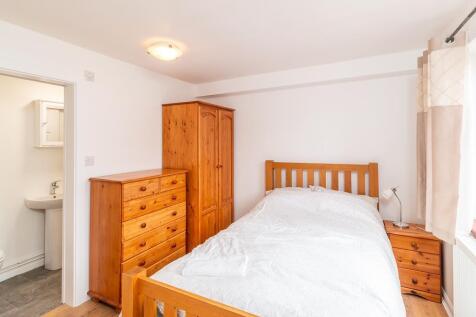 62 - Room 1.jpg