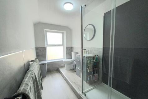 104 Meddon Shower.jpg