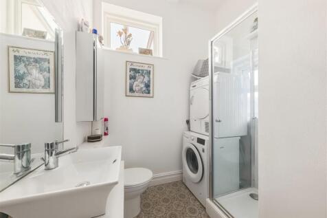 Utility room (2).jpg