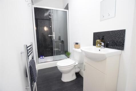 27/28 - Claremont Street - Six Bedroom Modern Student House photo 4