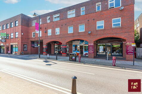 Crowthorne, RG45 - property photo