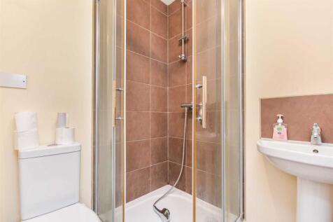 Downstairs Bedroom en-suite