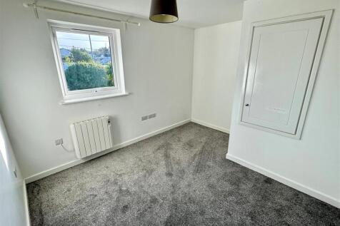 3 Palm Court Bedroom 1