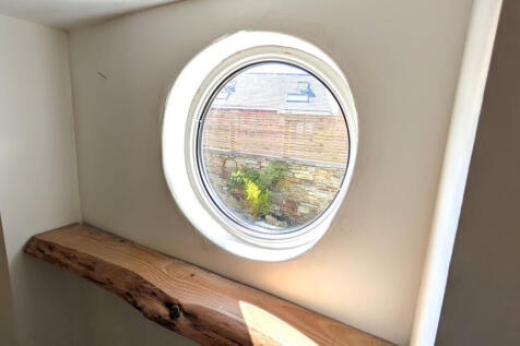 Feature Window