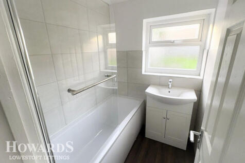 Rotterdam Road, LOWESTOFT photo 3