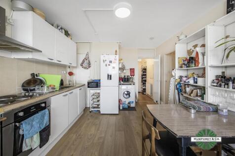 Flat 84, Granard House, Bradstock Road -009.jpg
