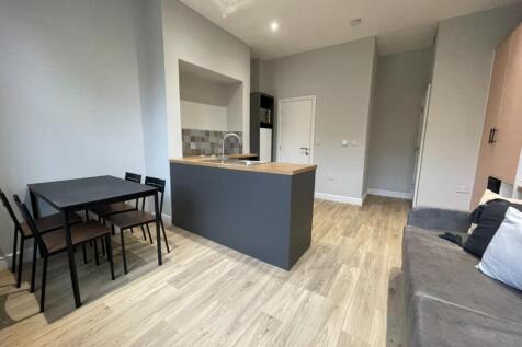 Studio flat on 272a Glossop Road, Sheffield, £795/mo