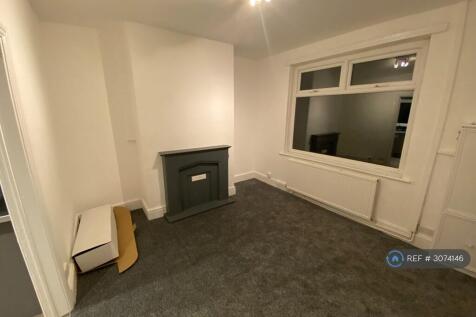 Kingfisher Drive, Bury, BL9 photo 3
