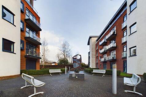COMMUNAL GROUNDS