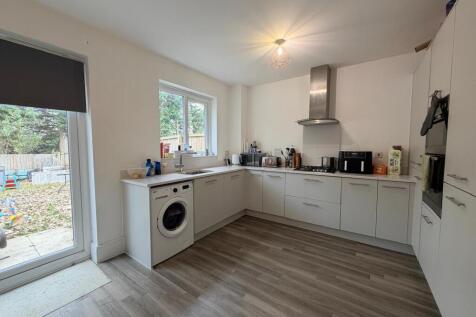 Conisbrough Grove, Garforth, Leeds photo 3