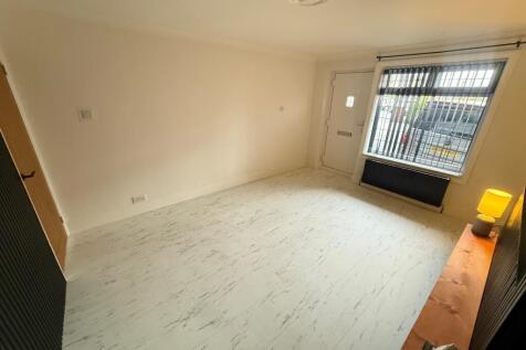Cricketers Close, Ackworth, Pontefract, West Yorkshire, WF7 photo 3