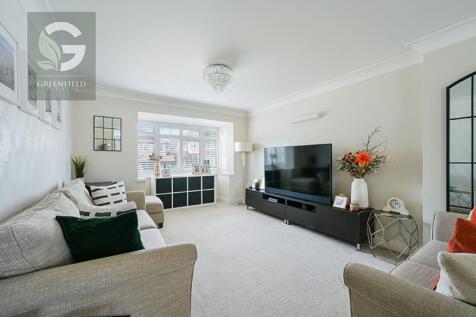 Huntsmoor Road West Ewell, Epsom, KT19 0JH