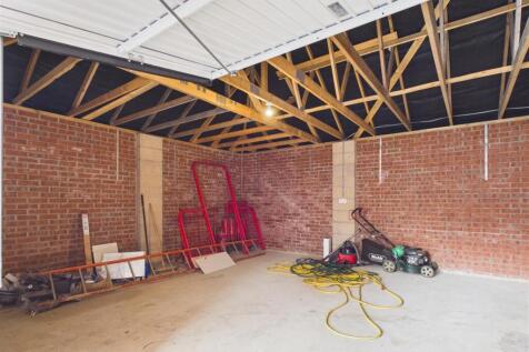 Garage 2.jpg
