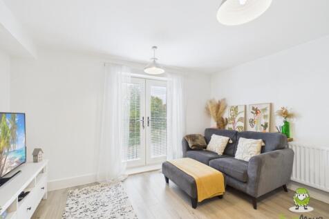 EweMove Estate Agents Basingstoke - Coliseum Court