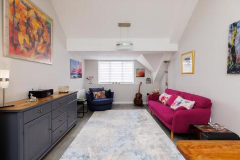 59 Jessop Court-1.jpg