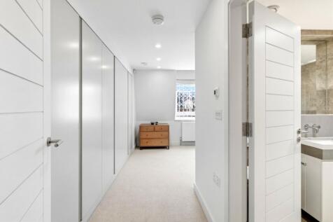 Fourth_Floor_Flat...