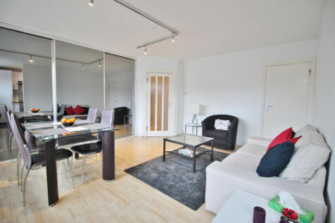 Amazingly Located 2 Bedroom Flat