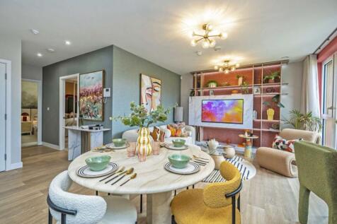 London, SW17 - property photo