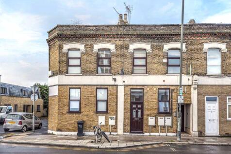 London, SW19 - property photo