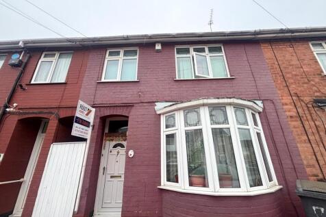 Three Bedroom Terraced House on Finsbury Road