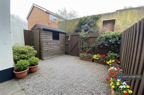 Courtyard Garden - Plants Are Virtually Staged