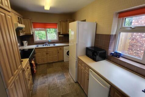 4-bed semi-detached on Lees Hall Crescent, £2,427/mo