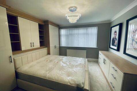 Woodbank Drive, Nottingham, NG8 2QU photo 3