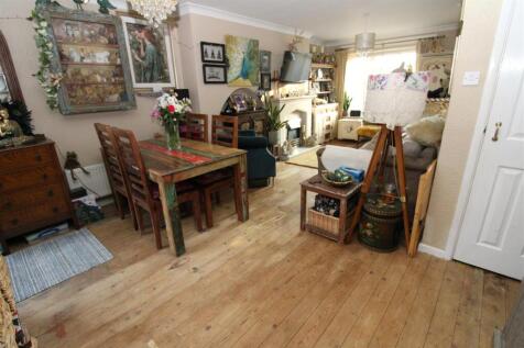 nice diner lounge.JPG