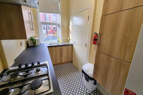 Beechwood Mount, Burley, Leeds photo 3