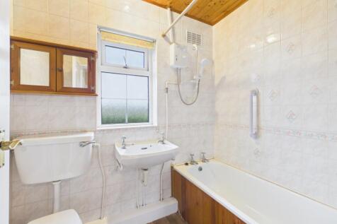 Carlton Road - Bathroom