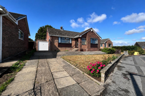 FRONT/DRIVEWAY