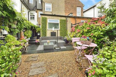 941b412a-Garden 203.jpg