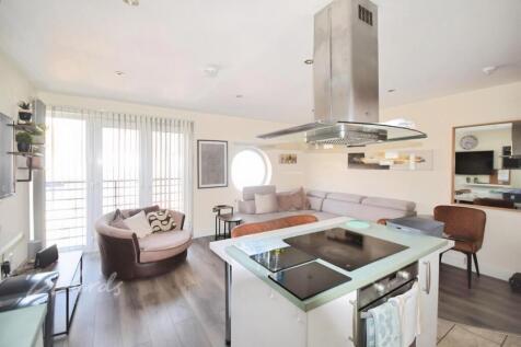 High 8 open plan ...