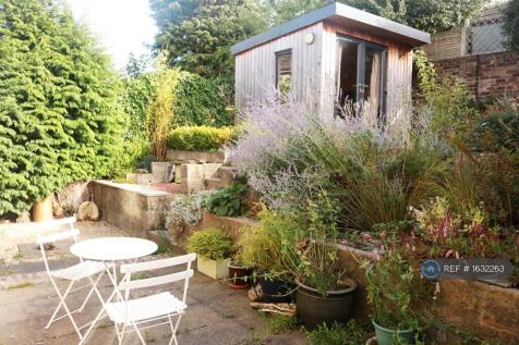 Garden Office &amp; Patio Area