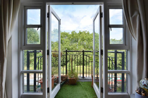 Flat 50 Empire Wh...