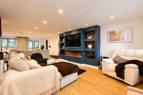 Open-plan Living/Kitchen/Dining Room