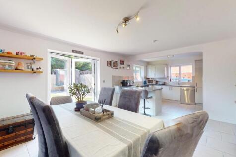 KITCHEN/DINING/FAMILY ROOM