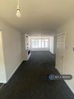 Whinmoor Court, Leeds, LS14 photo 3