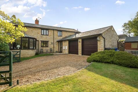 Clare Barn,Yardley Gobion