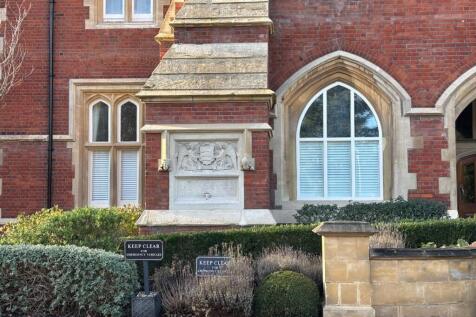 Gothic Features