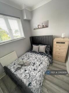 Frimley Road, Camberley, GU15 photo 3