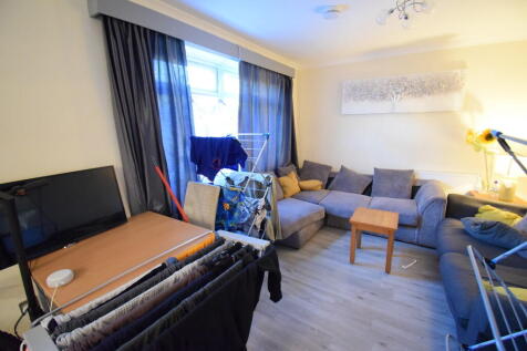 Clovelly Way, Bedford photo 4